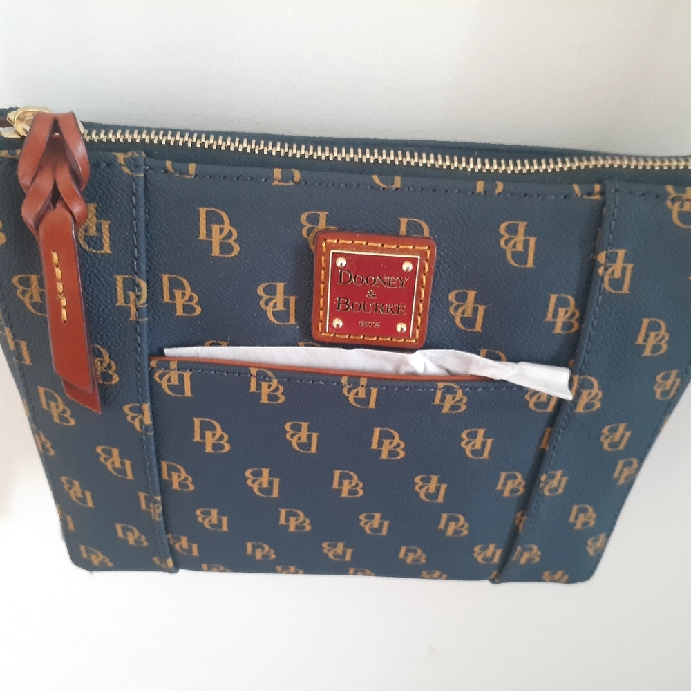 Dooney & Bourke Crossbody Bag